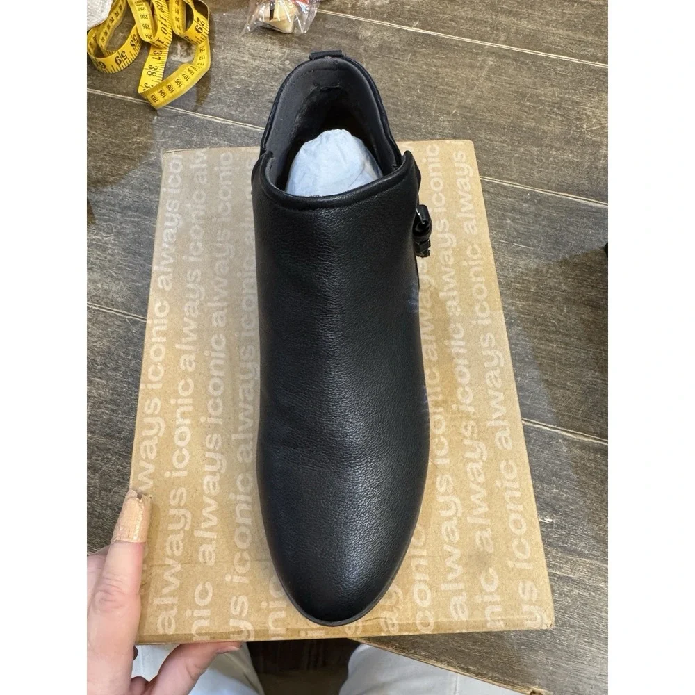 Dr.‎ Scholls Women's Astir Bootie Size 8M Black